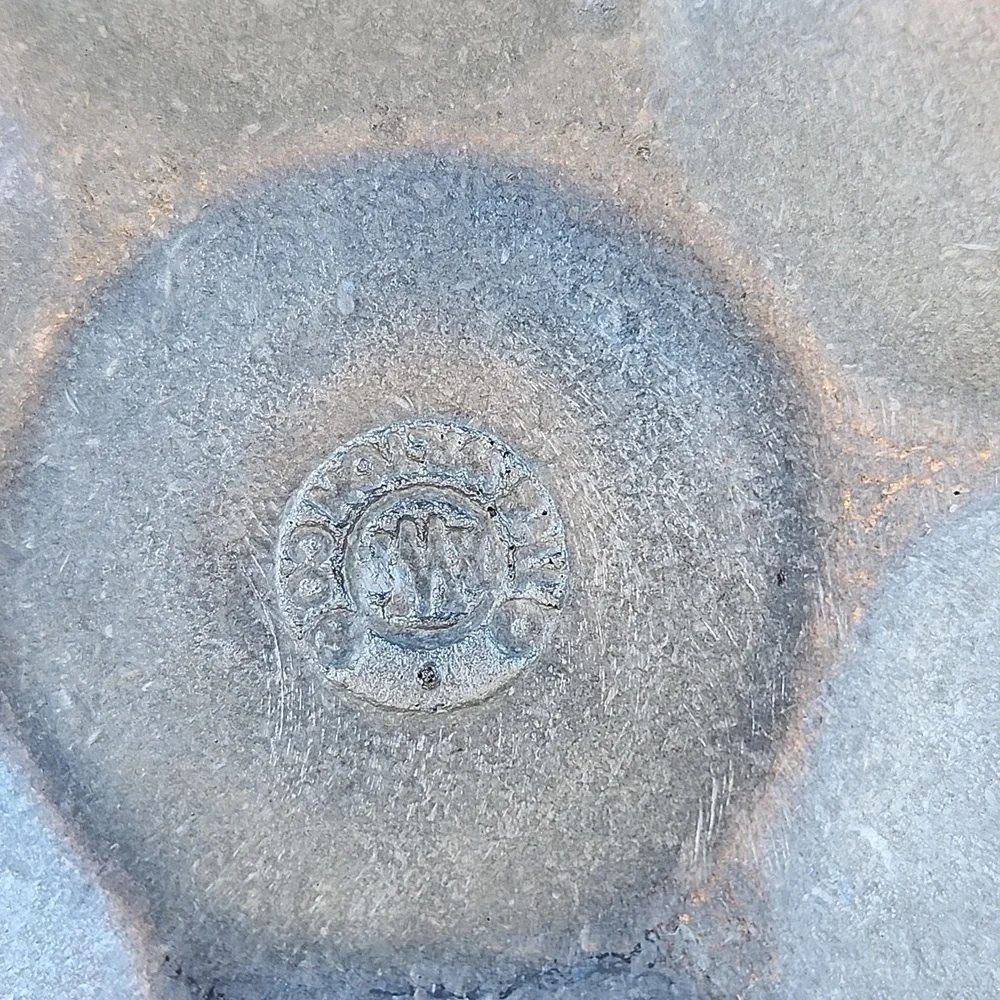 WILTON ARMETALE ACANTHUS BOWL - Picture 6 of 9